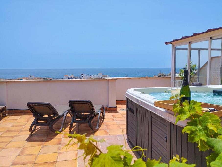 Penthouse With Jacuzzi And Spectacular Sea Views Apartment Nerja Bagian luar foto