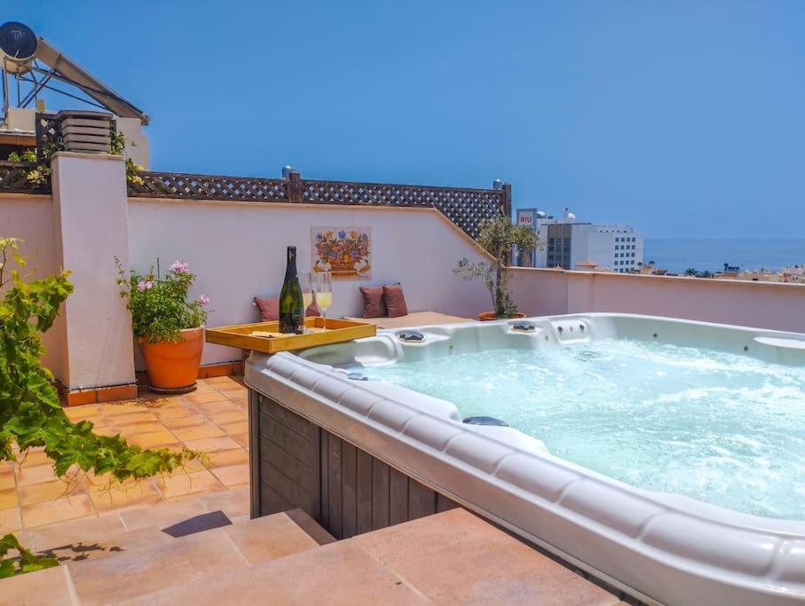 Penthouse With Jacuzzi And Spectacular Sea Views Apartment Nerja Bagian luar foto